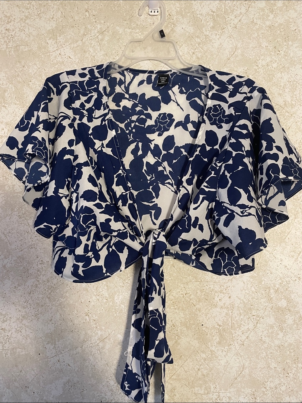 Shein Navy and White Floral Bohemian Resort wear Tie-Front Crop Plus Size Top 2x